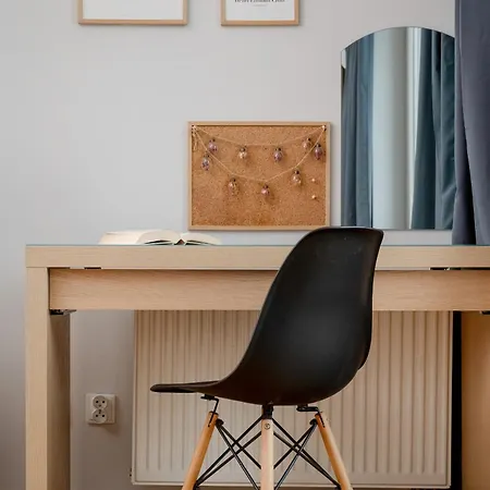Dwupoziomowy Apartament Z Klimatyzacja We Wroclawiu By Renters فروتسواف