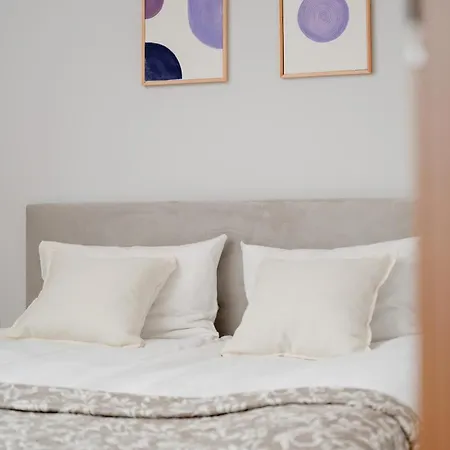 Dwupoziomowy Apartament Z Klimatyzacja We Wroclawiu By Renters *